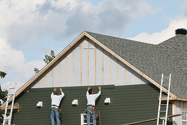 Professional Siding Installation technician working in Union, OR